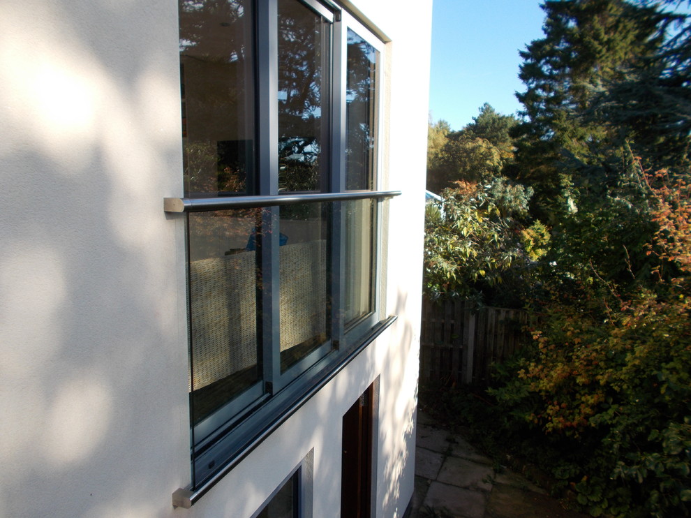 Kleiner Moderner Balkon in Sonstige