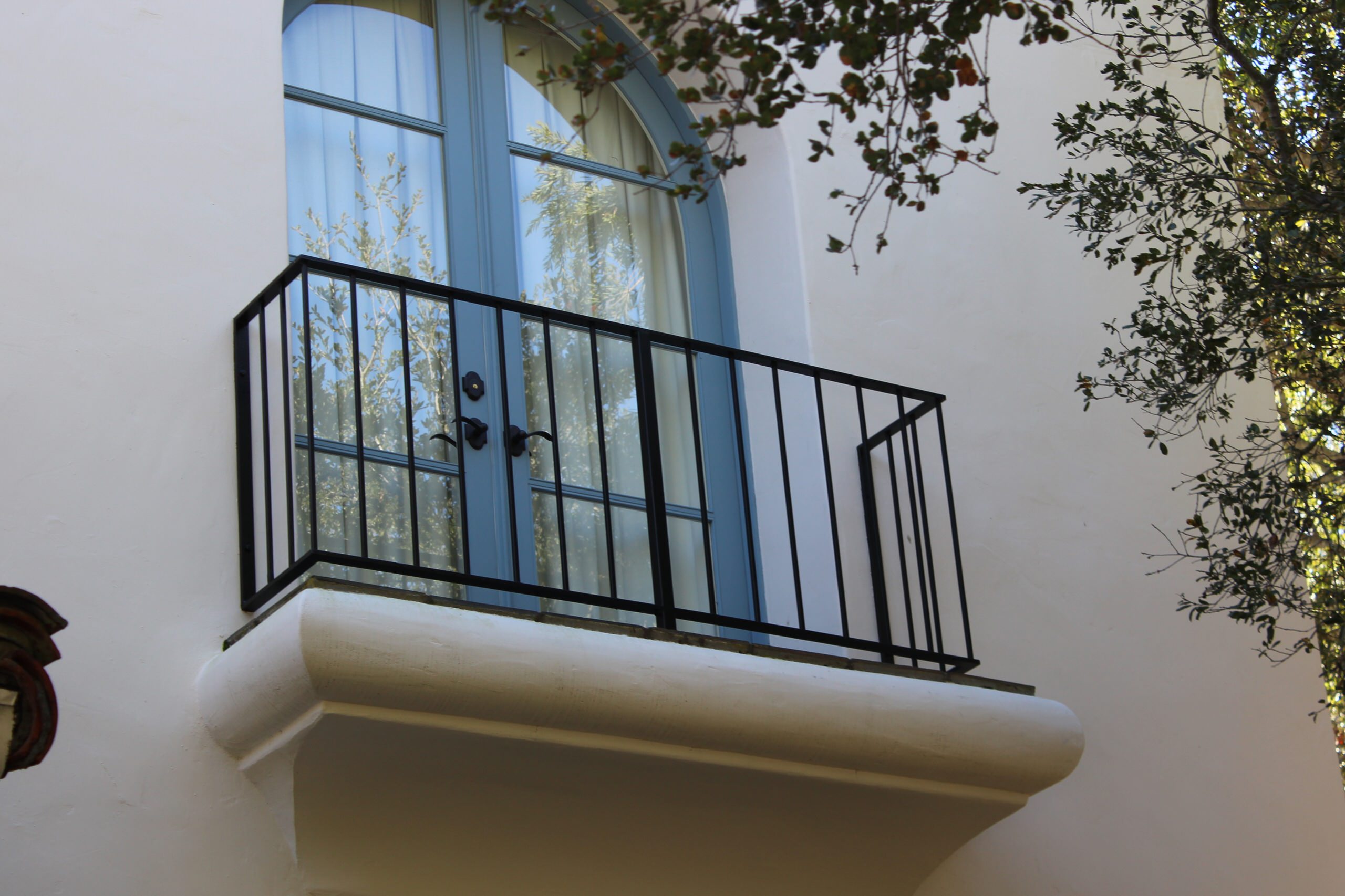 iron balcony railing