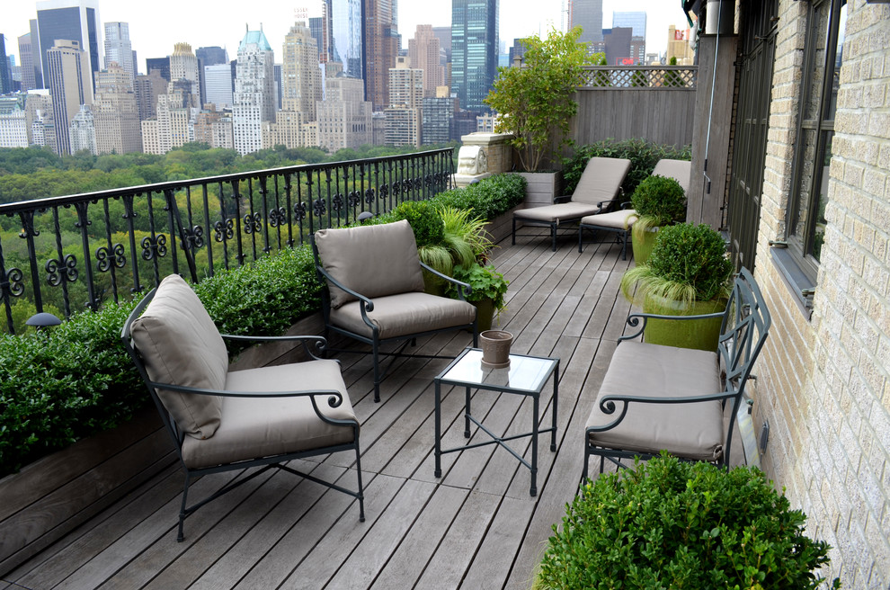 Inspiration for a small timeless balcony remodel in New York with no cover