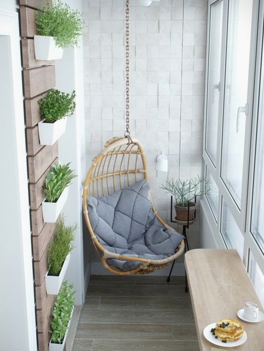 Idée de décoration pour un petit balcon chalet avec un jardin vertical, aucune couverture et un garde-corps en matériaux mixtes.