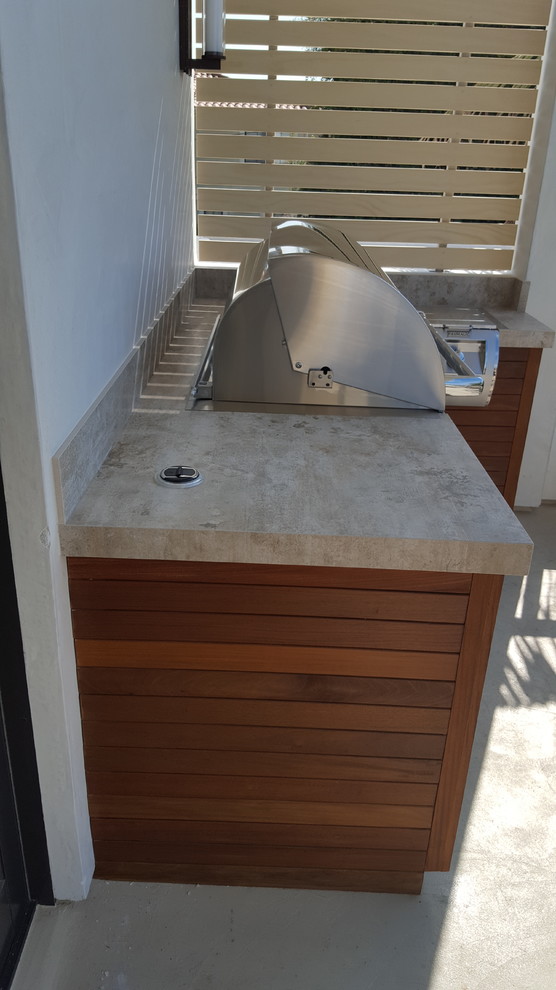 Example of a minimalist balcony design in Los Angeles