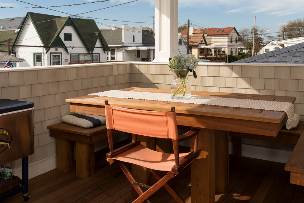 Inspiration pour un balcon marin de taille moyenne avec une extension de toiture.