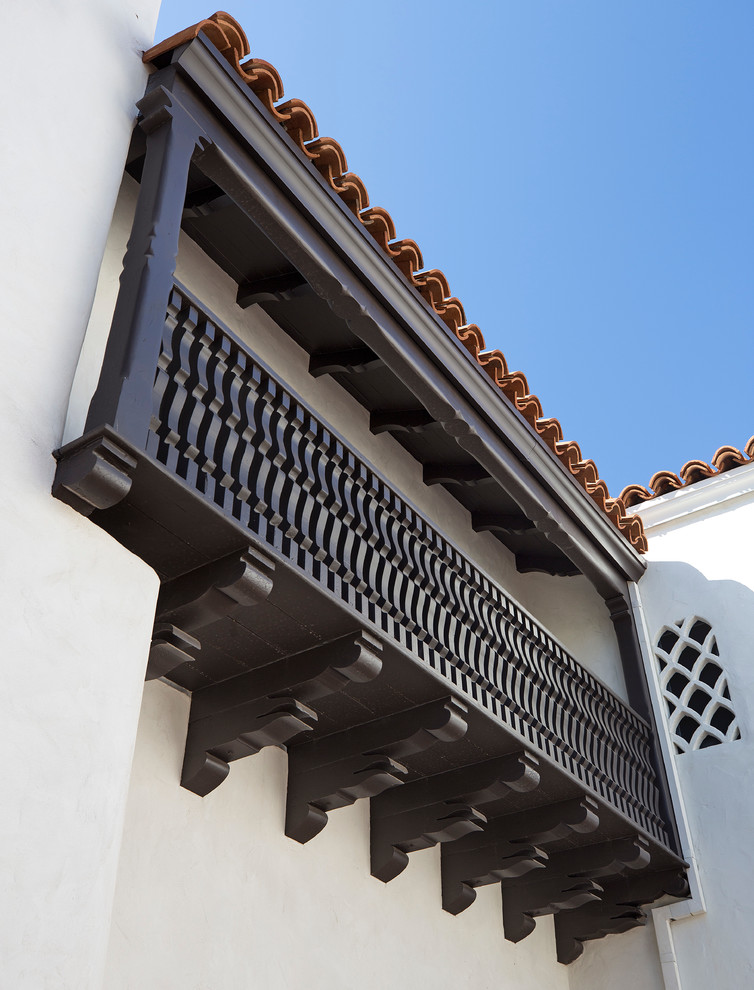 Foto de balcones mediterráneo en anexo de casas