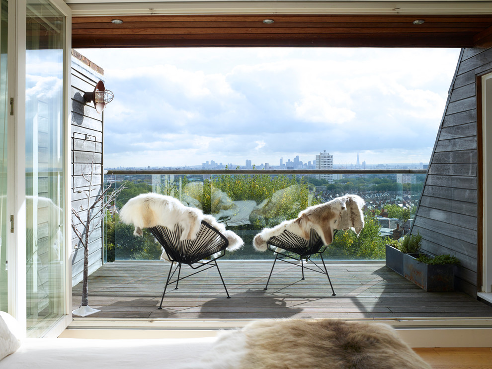 Example of a country balcony design in London