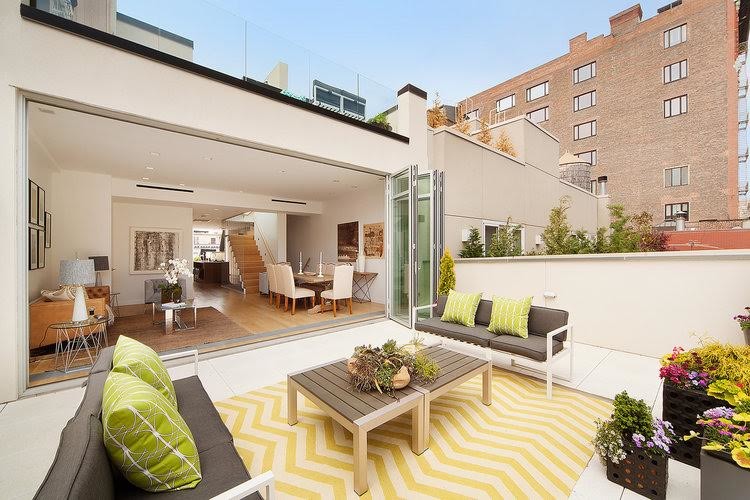 Diseño de balcones contemporáneo de tamaño medio sin cubierta con jardín de macetas