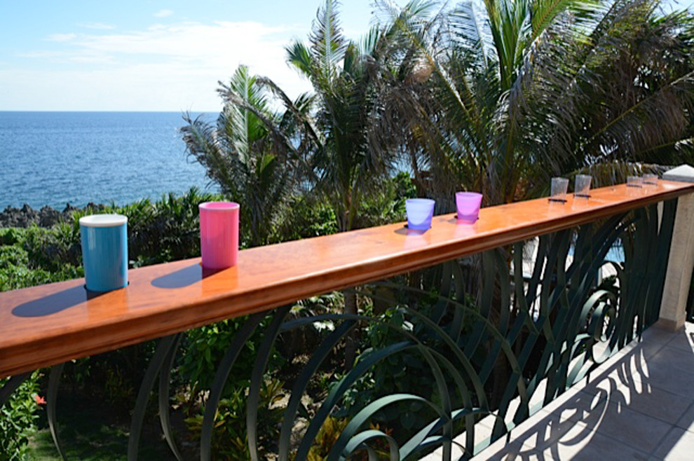 Foto di un balcone tropicale