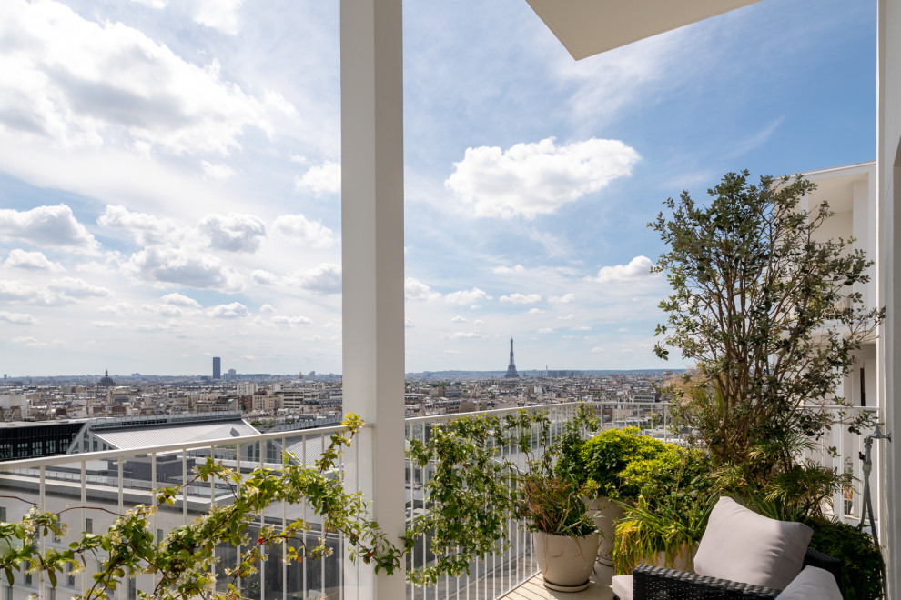 Mittelgroßer Moderner Balkon in Paris