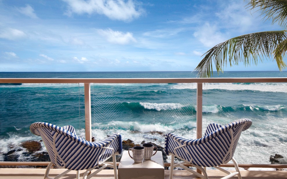 Photo of a beach style balcony in Hawaii.
