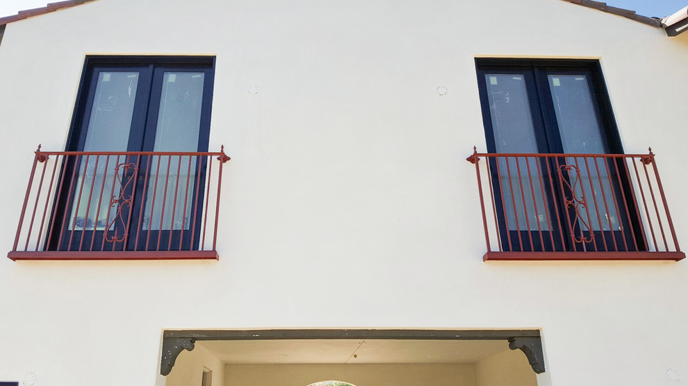 Пример оригинального дизайна: балкон и лоджия в средиземноморском стиле