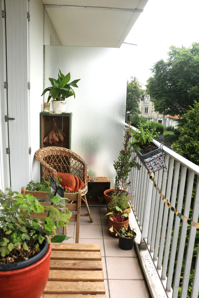 Свежая идея для дизайна: балкон и лоджия в стиле ретро - отличное фото интерьера