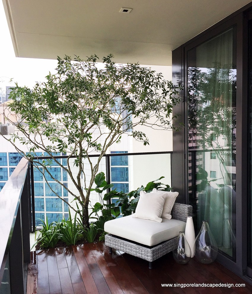 Design ideas for a contemporary balcony in Singapore.