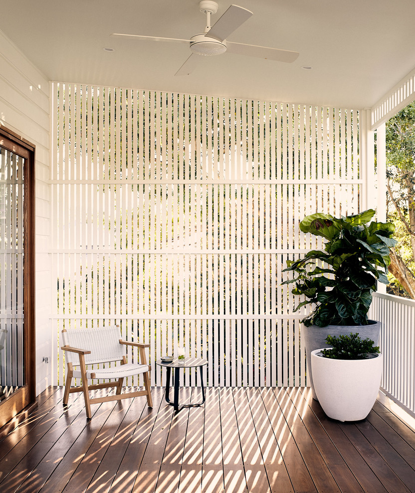 Inspiration for a contemporary balcony in Brisbane.