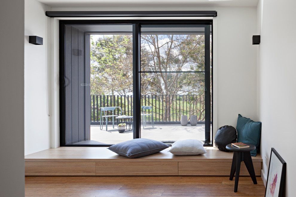 Design ideas for a medium sized contemporary balcony in Melbourne.