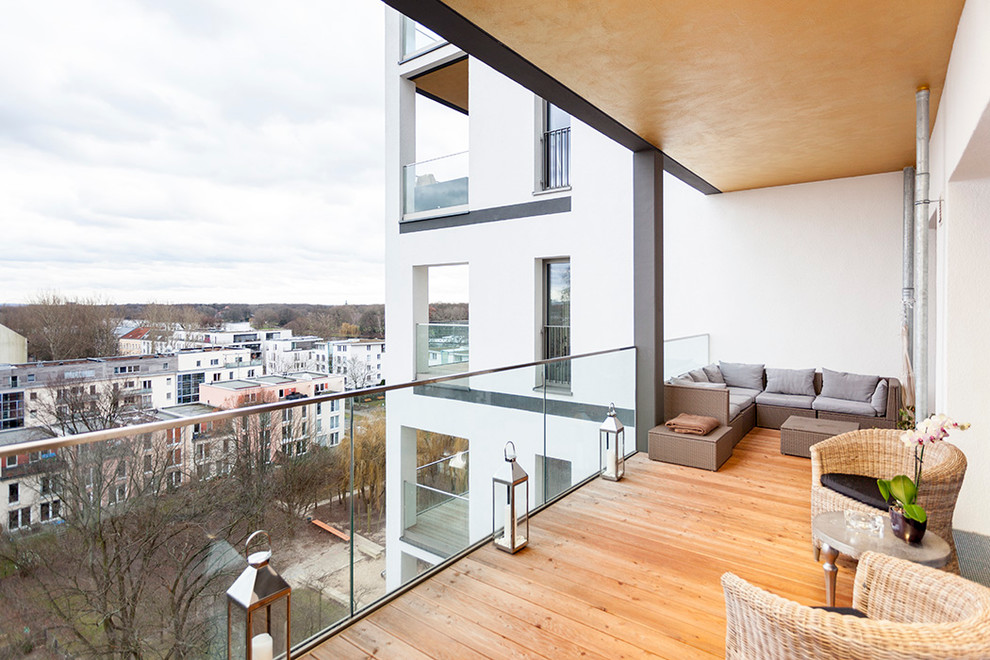 Großer, Überdachter Moderner Balkon in Sonstige