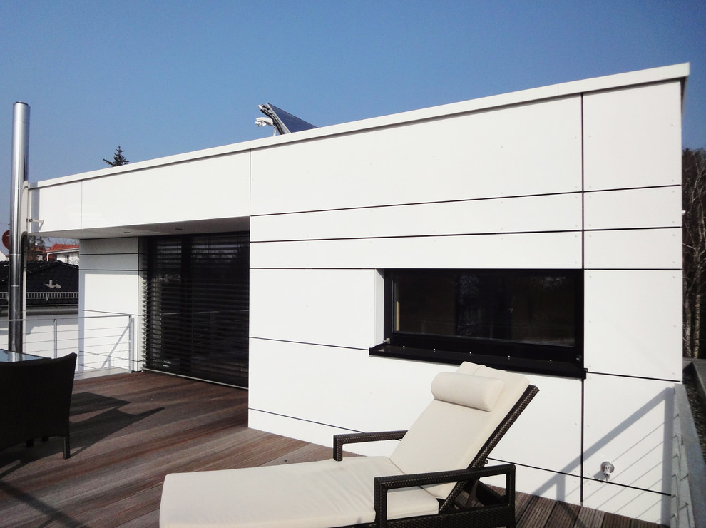 Стильный дизайн: балкон и лоджия среднего размера в современном стиле без защиты от солнца - последний тренд