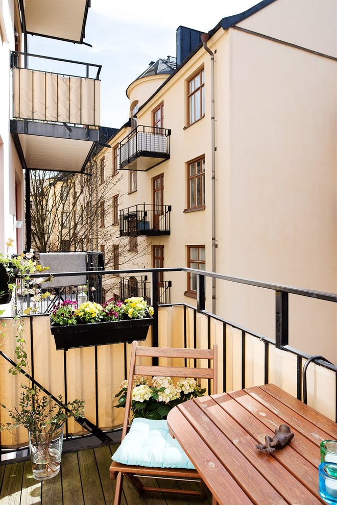 На фото: балкон и лоджия в стиле модернизм с