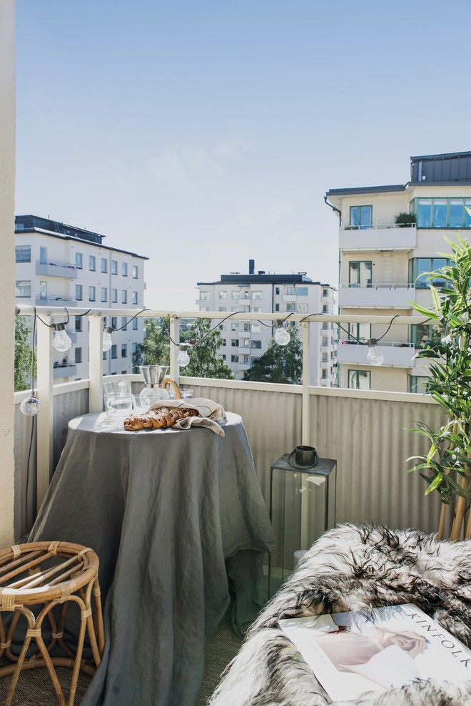 Идея дизайна: балкон и лоджия в скандинавском стиле
