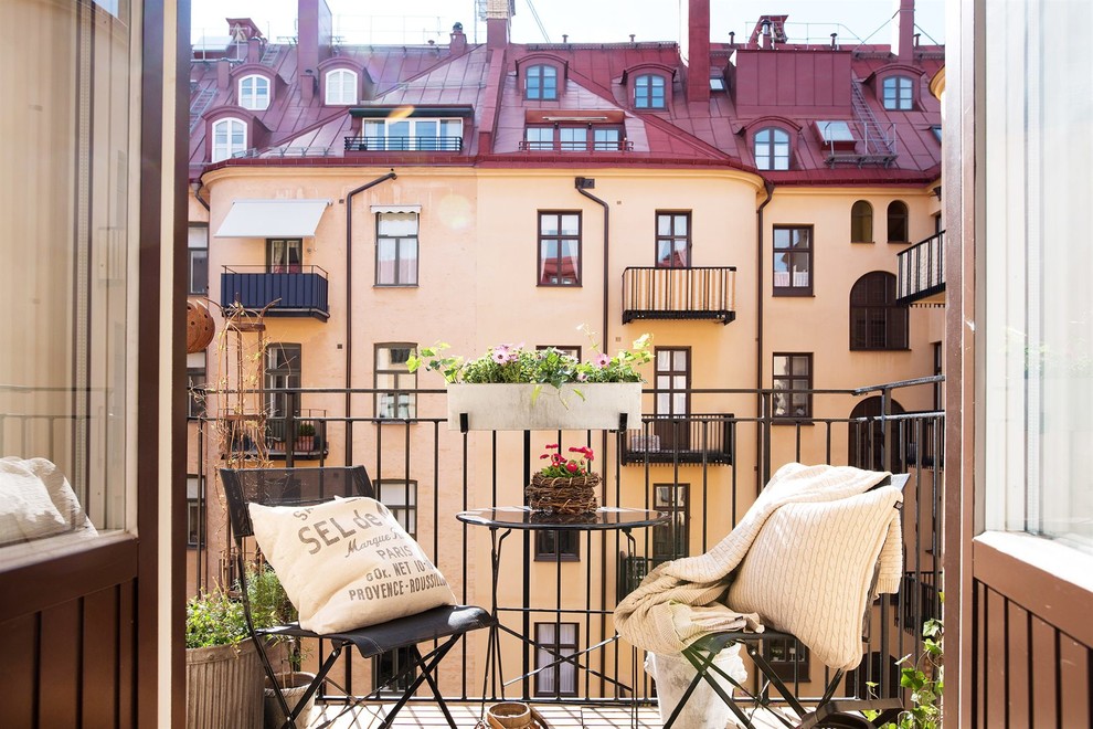 Inspiration for a small scandinavian balcony in Stockholm.