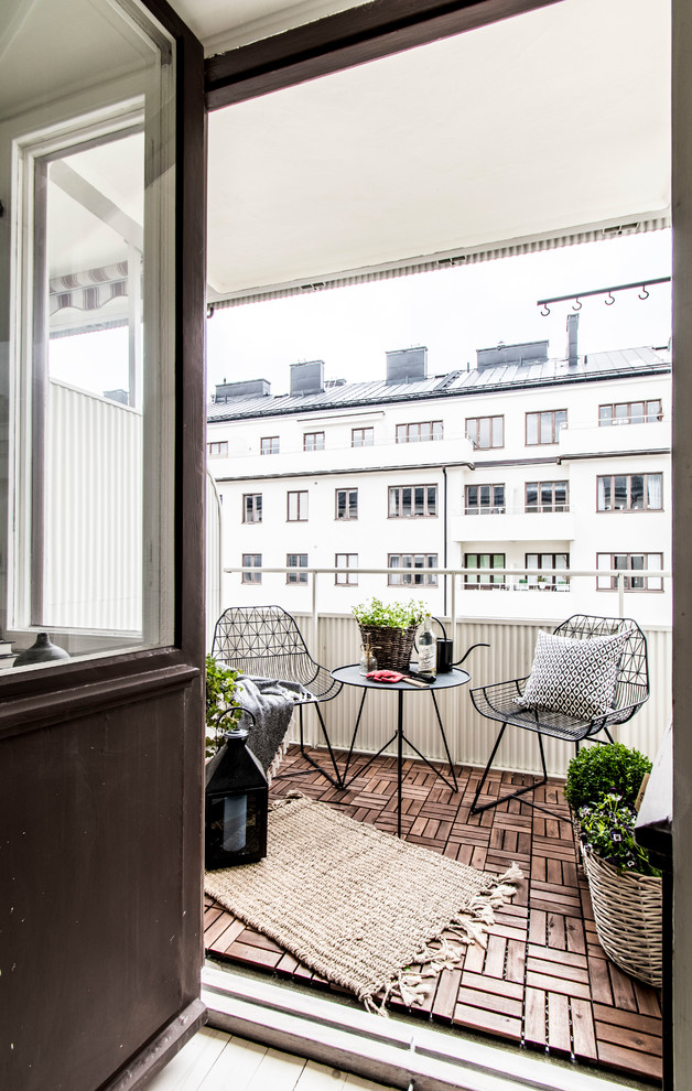 Свежая идея для дизайна: балкон и лоджия в скандинавском стиле - отличное фото интерьера