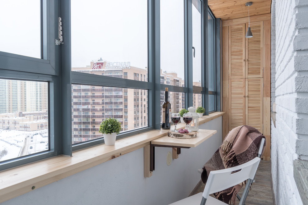 Источник вдохновения для домашнего уюта: балкон и лоджия в стиле неоклассика (современная классика)