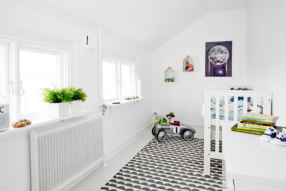 This is an example of a scandinavian kids' bedroom in Gothenburg.