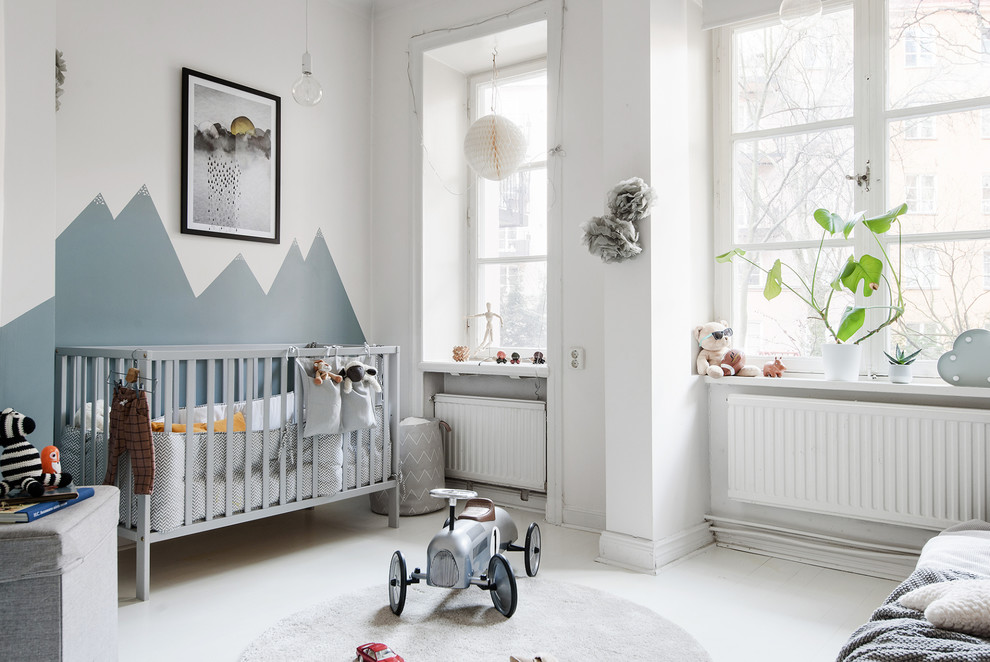 ストックホルムにある北欧スタイルのおしゃれな赤ちゃん部屋の写真