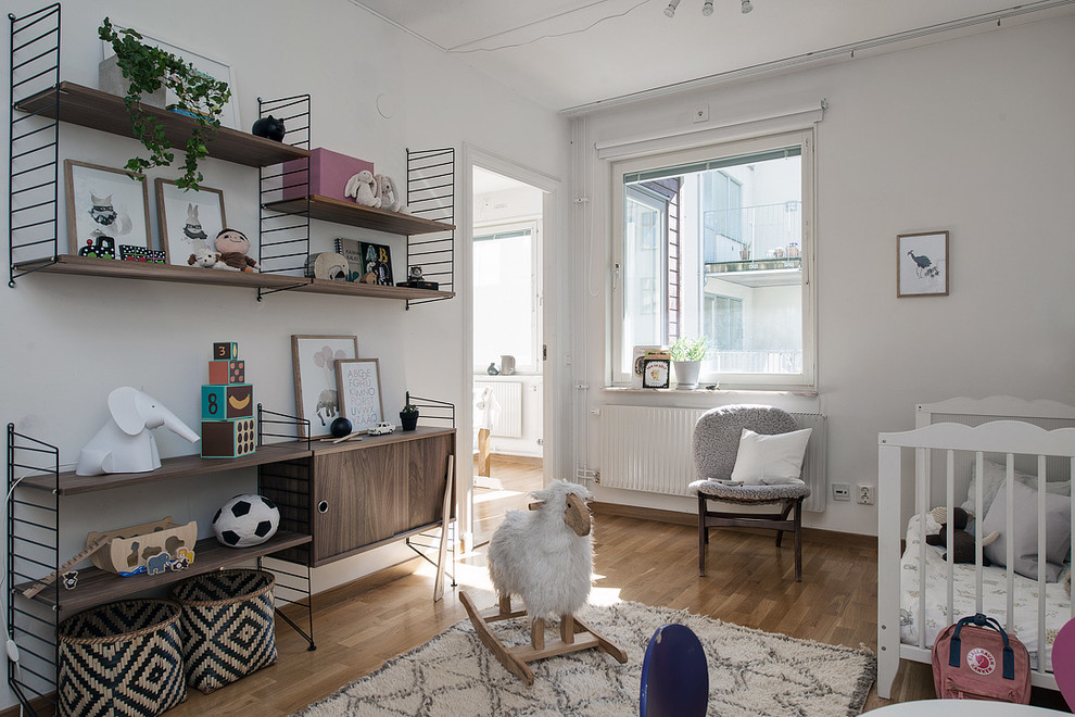 Contemporary kids' bedroom in Gothenburg.