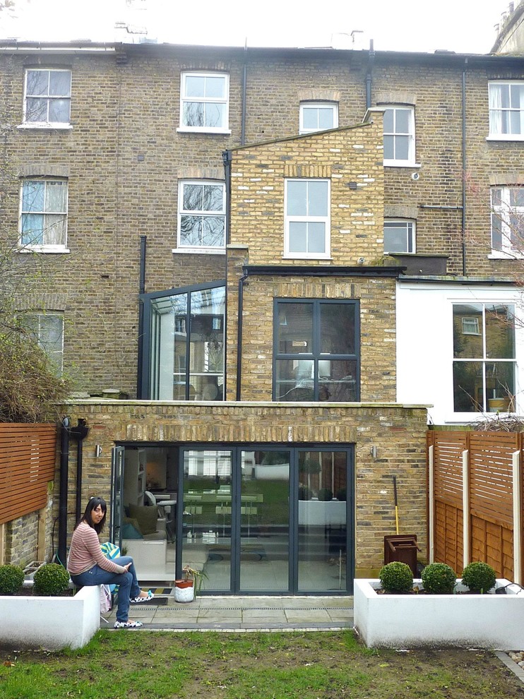 Basement - contemporary basement idea in London