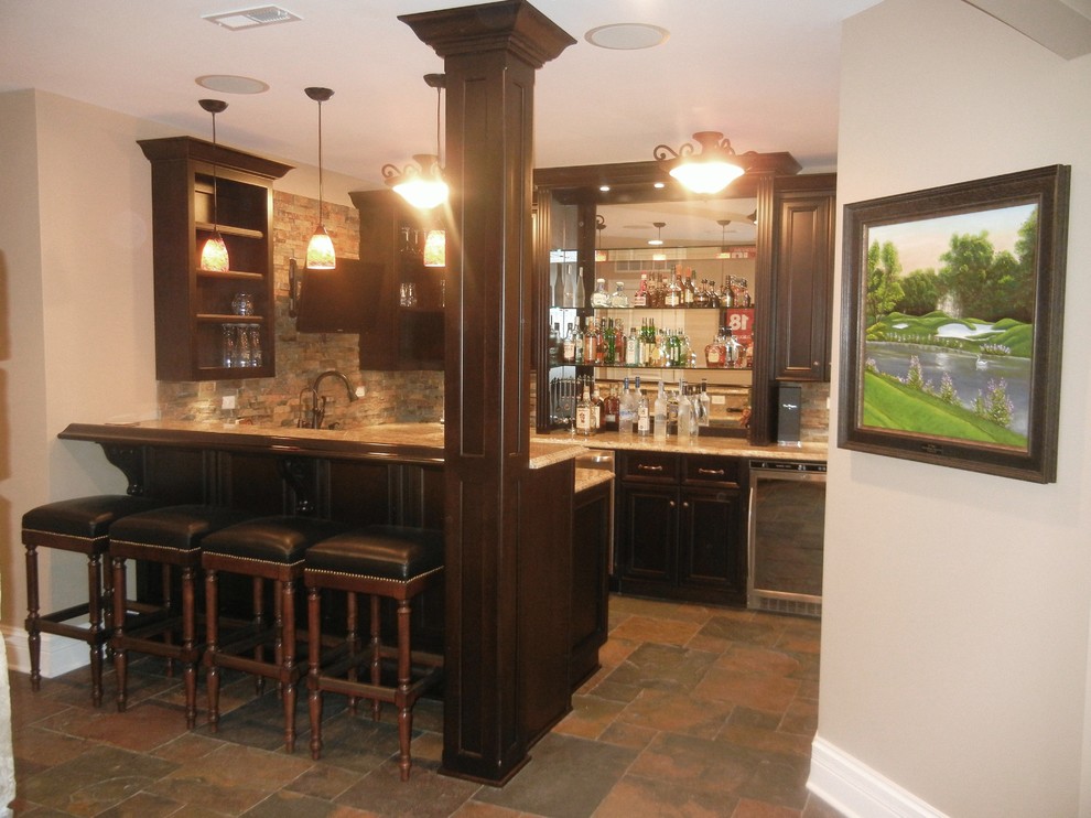 Inspiration for a timeless home bar remodel in Chicago