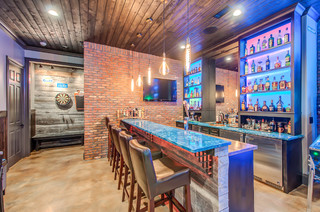 Basement Bar & Gameroom - Modern - Keller - Nashville - von Superior
