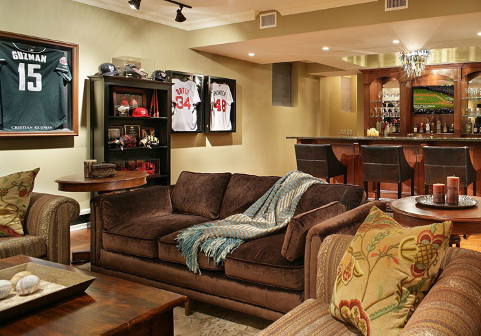 Example of an eclectic basement design in New York
