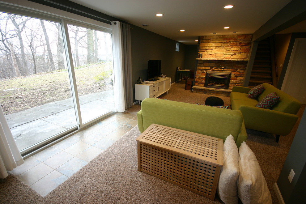 Inspiration for a mid-sized contemporary basement remodel in Milwaukee