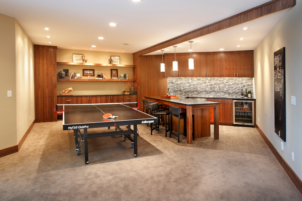 Example of a trendy basement design in Minneapolis