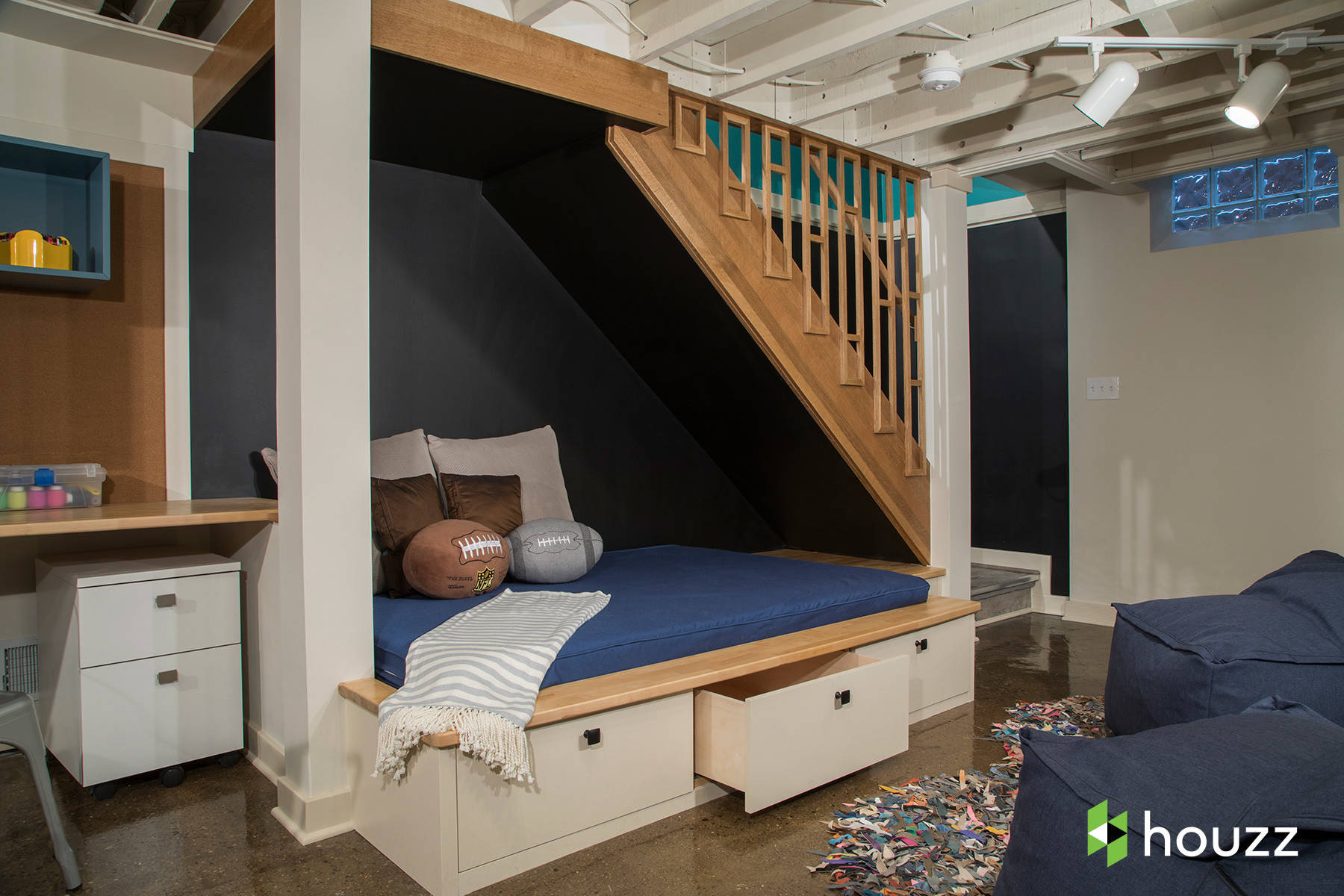 75 Beautiful Small Basement Pictures Ideas March 2021 Houzz