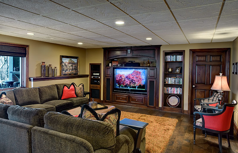 Design ideas for a traditional basement in Kansas City.