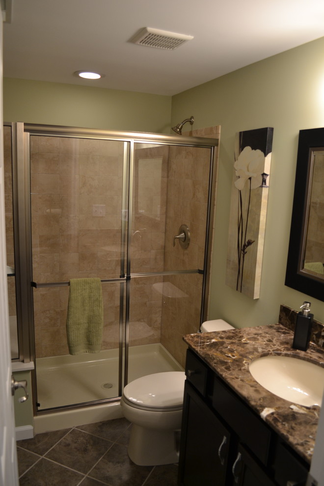 Bathroom - traditional bathroom idea in St Louis