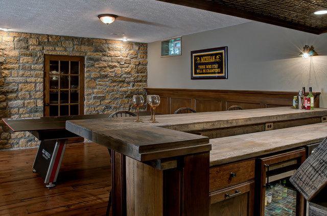 Steel and Wood Bar - Just Basements Ottawa - Rustic - Home Bar