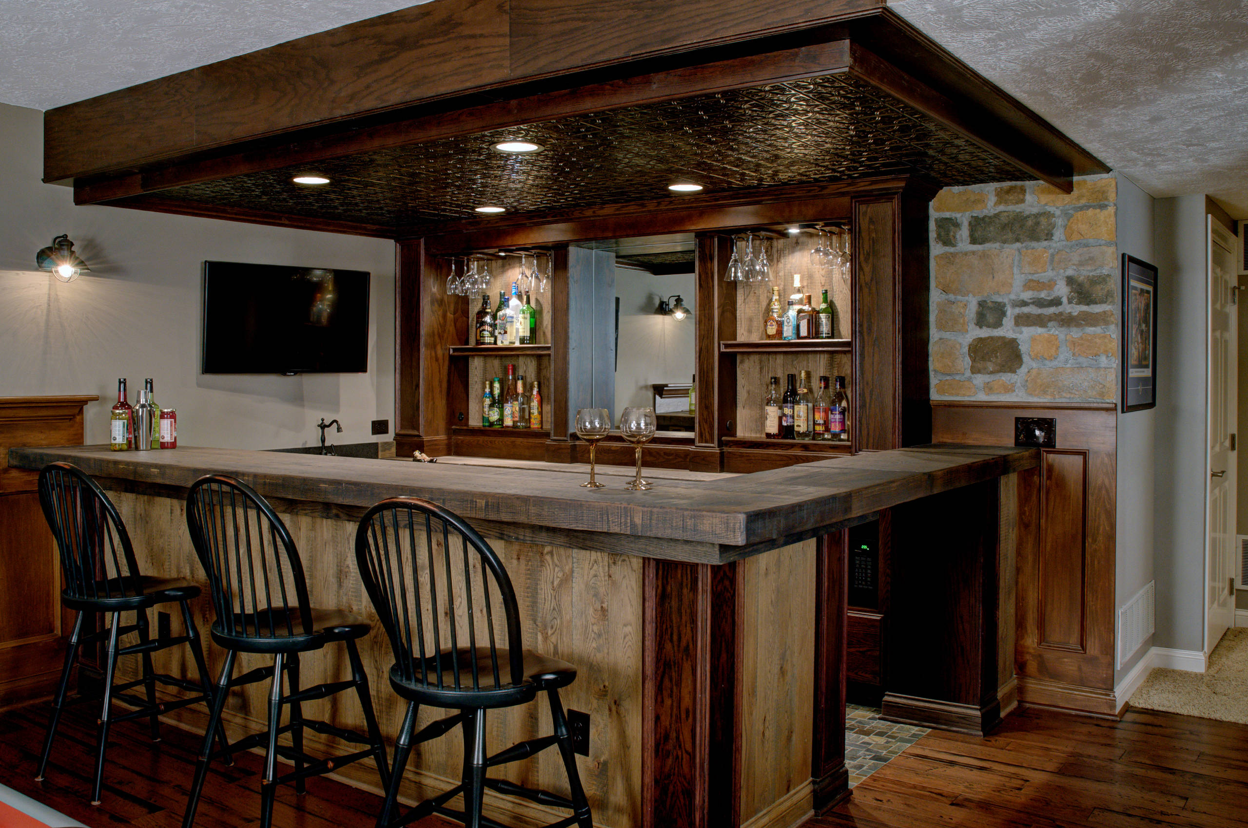 Custom Basement Bars / Custom Oak Wet Bar Klassisch Hausbar Edmonton