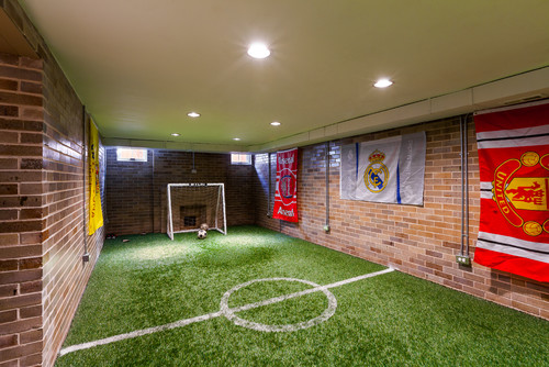 家の中でバスケ、ゴルフ、サッカーも。充実の室内スポーツ空間  Houzz 
