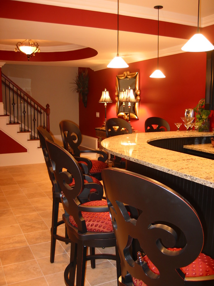 Esempio di una taverna con pareti rosse, pavimento in gres porcellanato e pavimento beige