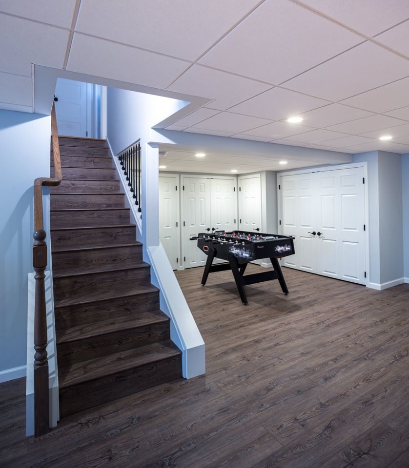 Design ideas for a contemporary basement in Wilmington.