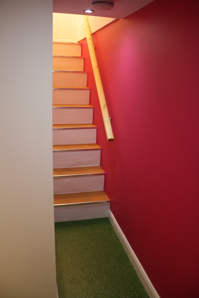 Bild på en mellanstor eklektisk trappa