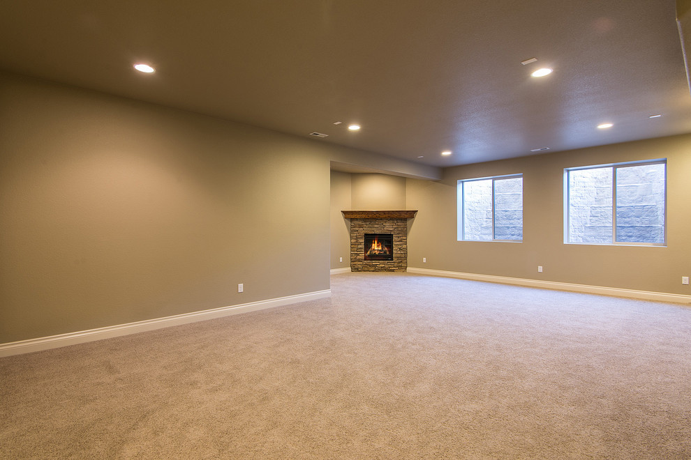 Inspiration for a classic basement in Denver.