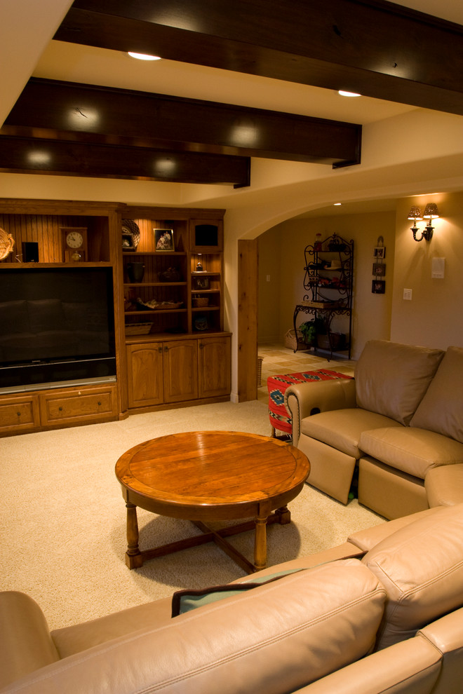 Example of a southwest basement design in Chicago
