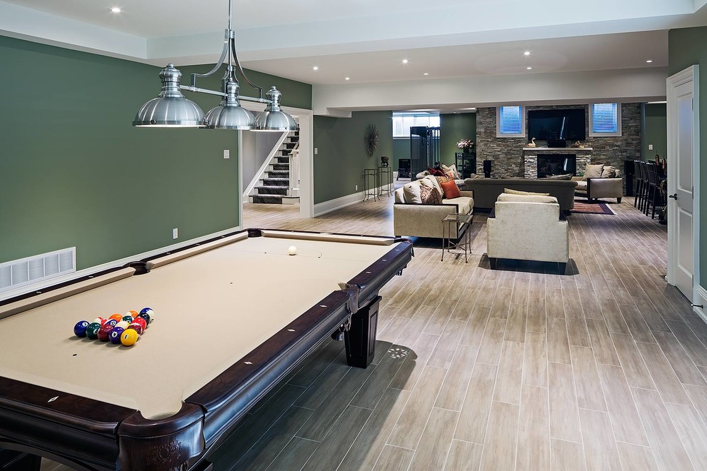 Inspiration for a classic basement in Toronto.