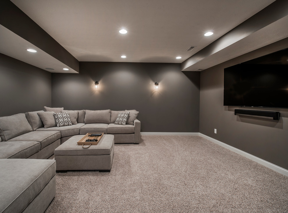 Design ideas for a traditional basement in Columbus.