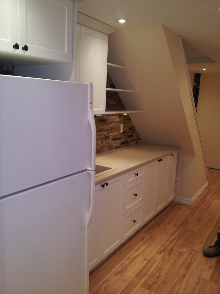 Kitchen nook Modern Basement Toronto by Alliston Home Hardware