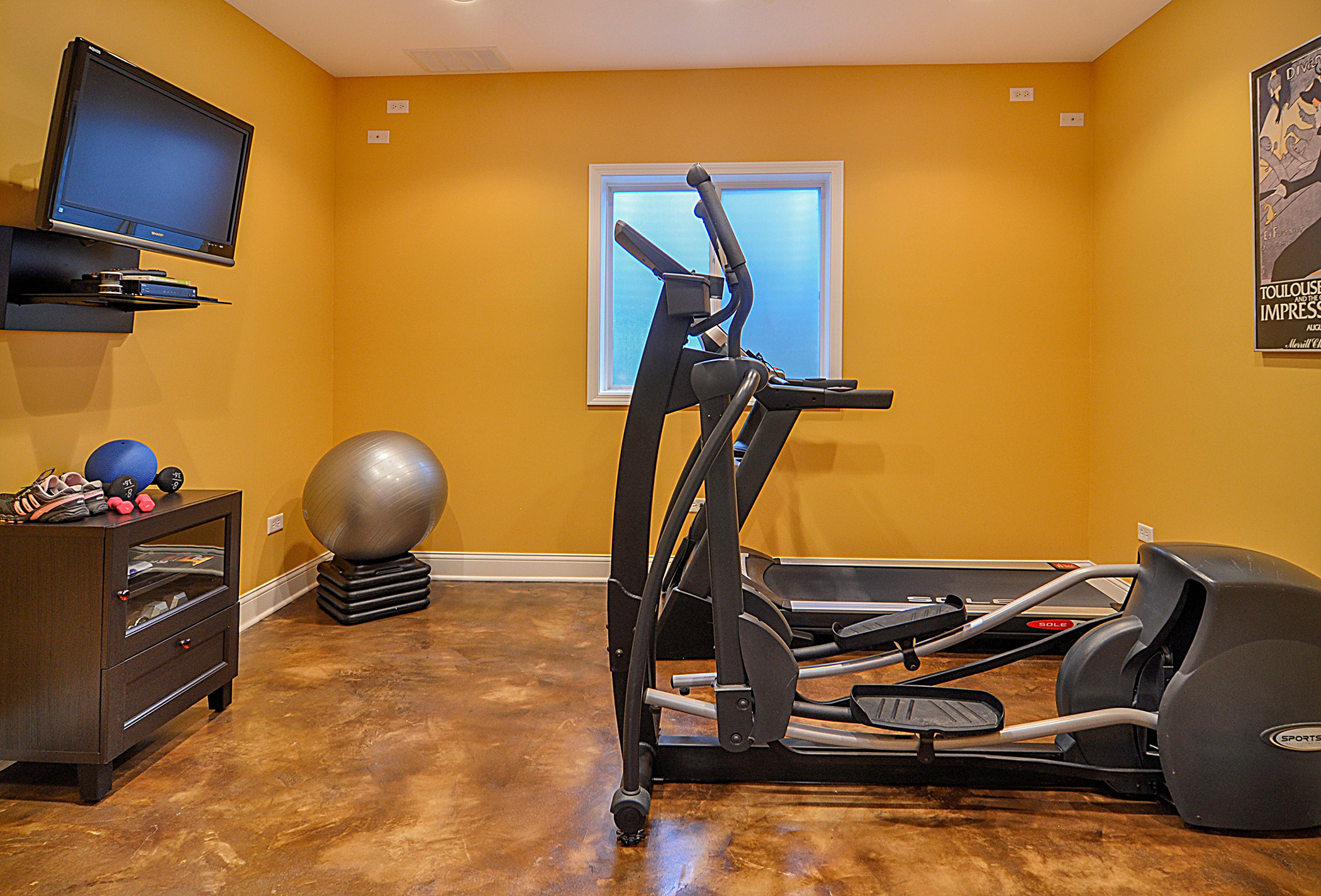 75 Home Gym with Yellow Walls Ideas You'll Love - March, 2024