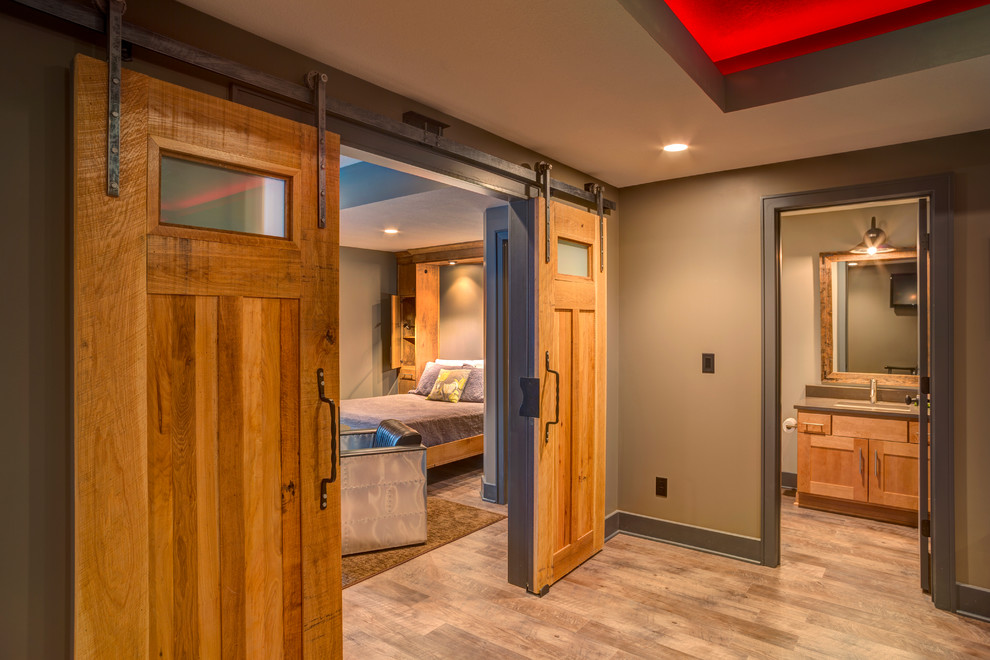 Transitional basement photo in Kansas City