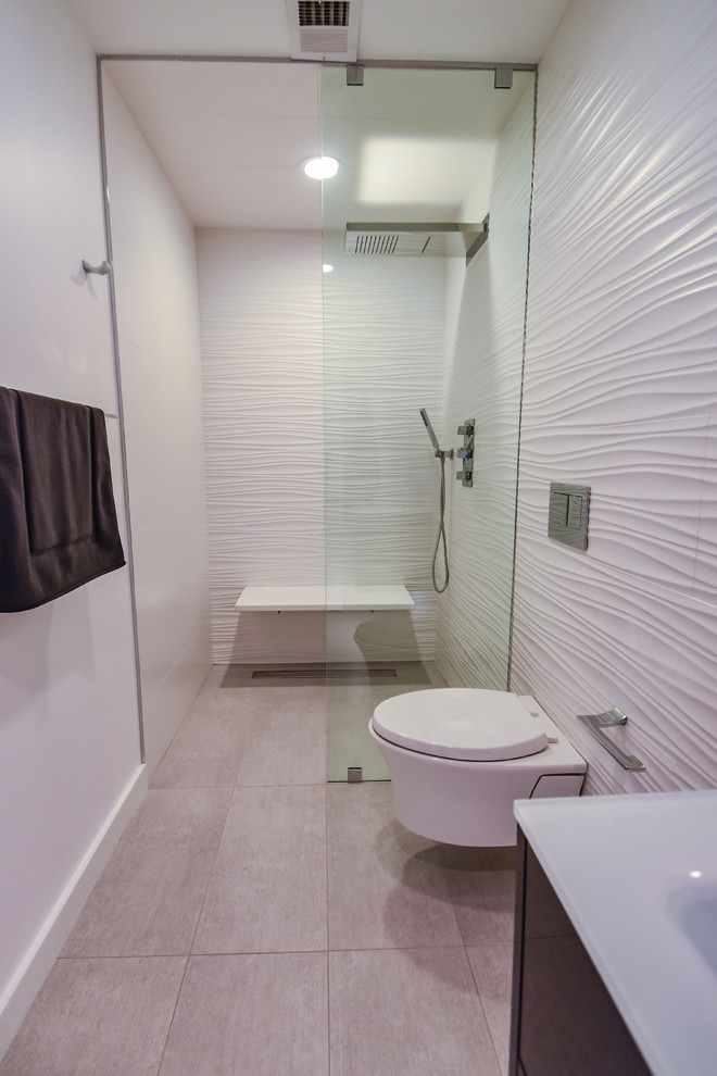 Esempio di una stanza da bagno moderna di medie dimensioni